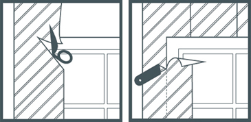 Сделайте диагональный надрез в углах. Обрежьте лишние обои вокруг рамы и дверной коробки.